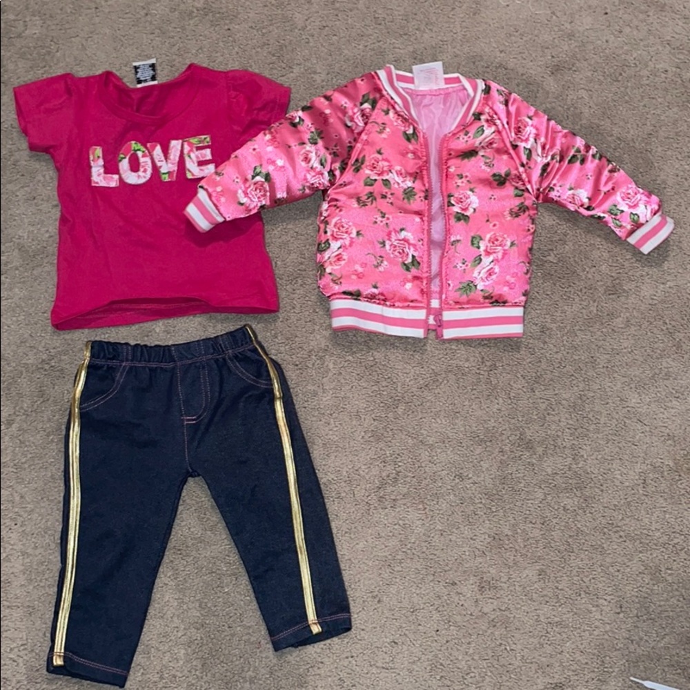Like new baby girl outfit